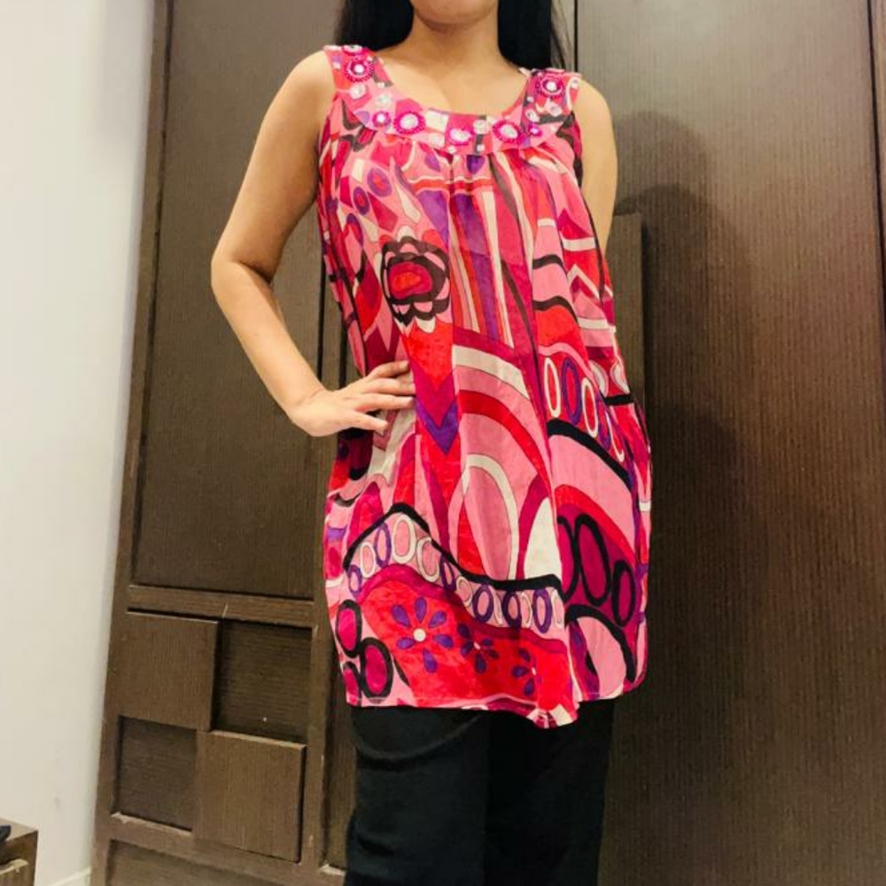Printed semi sheer top - Picture 5 of 7